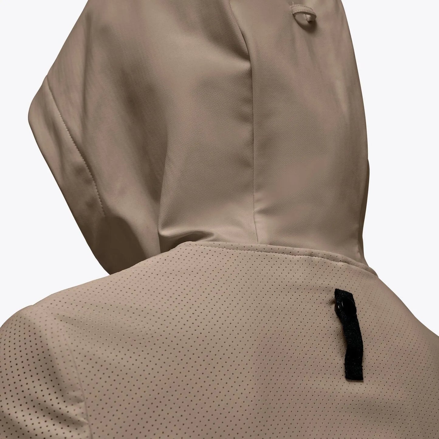 SOFTSHELL TRAFORATO IN JERSEY FULL ZIP CON CAPPUCCIO